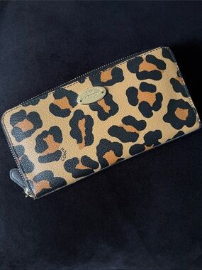 Coach Leopard Print Zip Long Wallet - Brown/Black